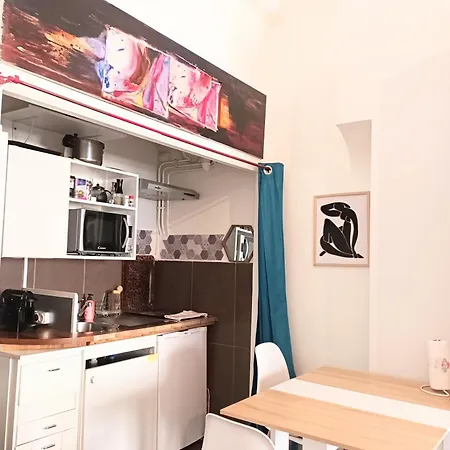 Nest In Heart Of Apartment *
