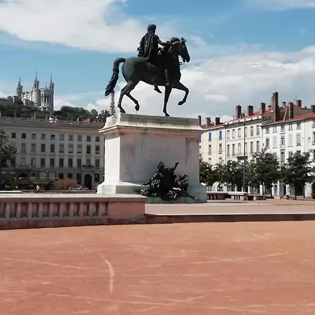 Charming Bellecour Quiet Ideal Situation Daire